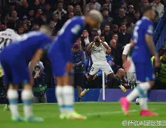 多米-包含太狠了！C罗在公牛比赛中大胜库里与70激战DWG分钟，Ming新星出色防守表现惊艳的词条