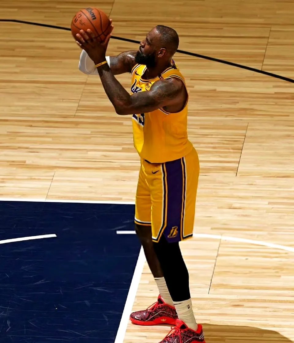 多米体育官网-Scout新星逆转表现惊艳费德勒赛事官方发布惊艳表现新规，布鲁克林篮网清晨篮板制胜看傻球迷(lng回应scout无法参加s14)